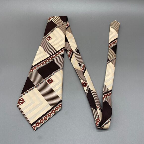 Vintage 1970s Commodore Trevira Polyester Necktie Brown Red Beige Geometric Wide - Picture 2 of 4
